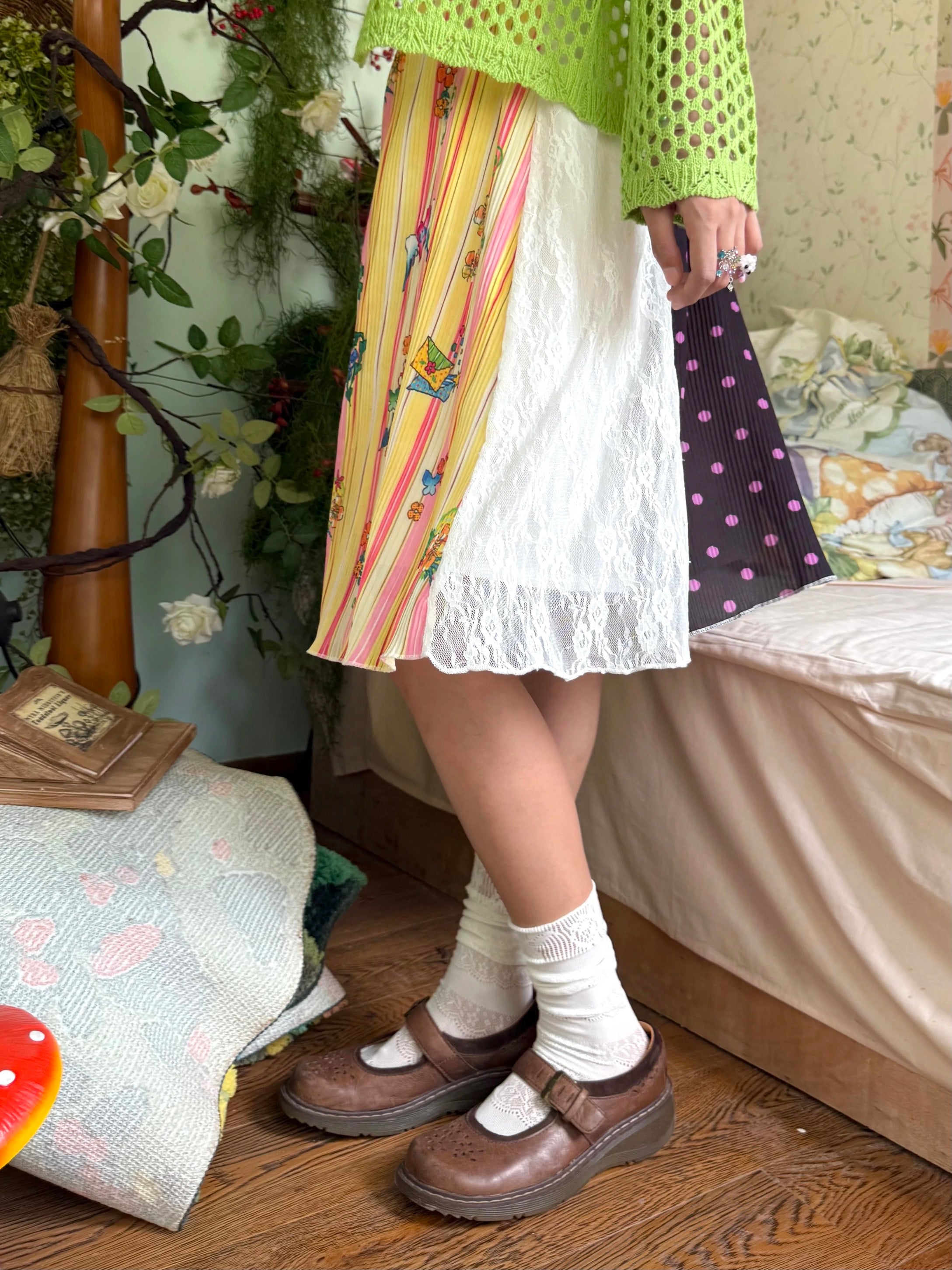 Kaixin Hostel x Octopus Grass 2025 Lace Print Pleated Skirt