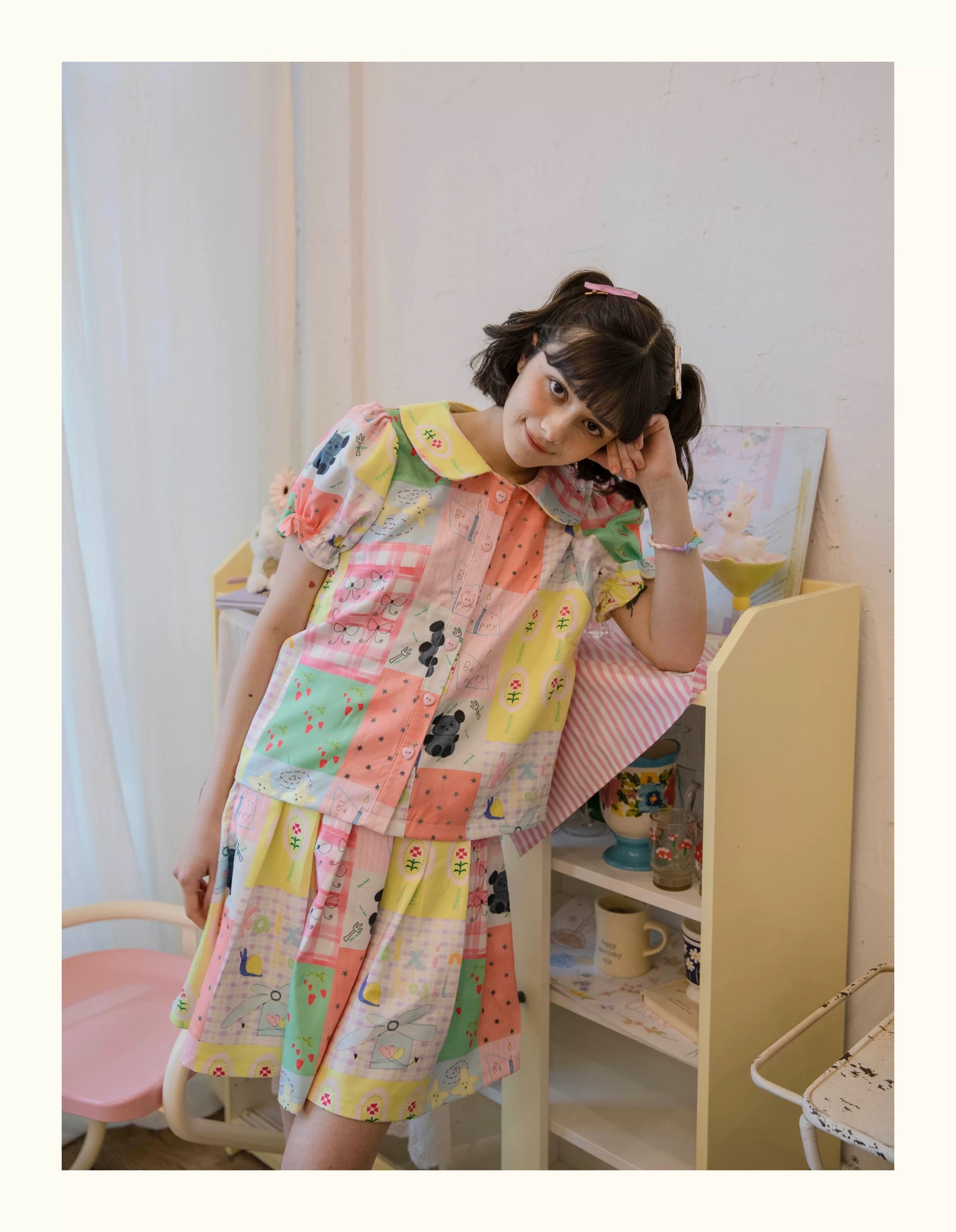 Kaixin Hostel Color-Block Shirt & Pleated Skirt Set