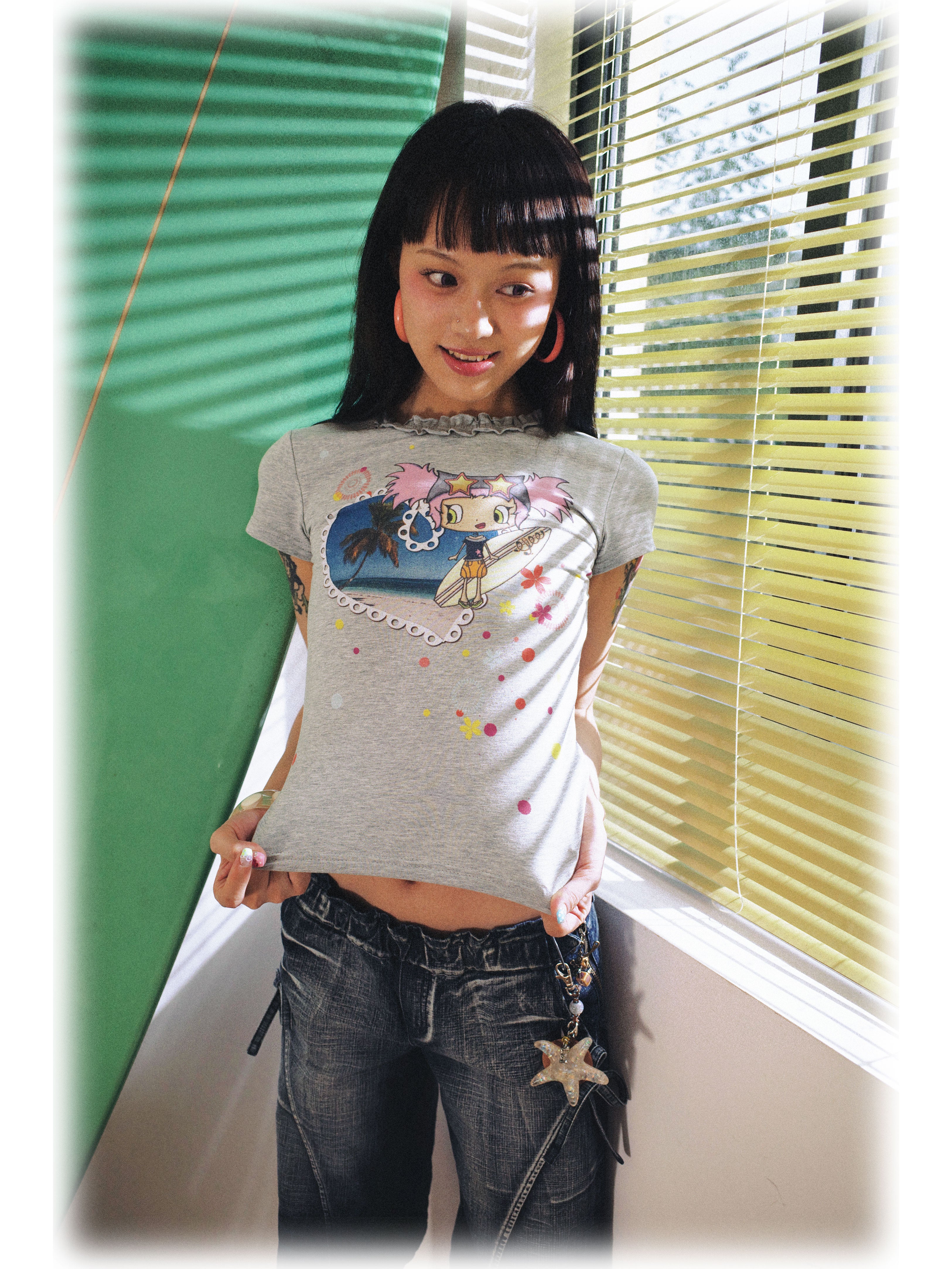 SassyLove 25SS Lace Collar "Island Babe" Print Graphic T-shirt