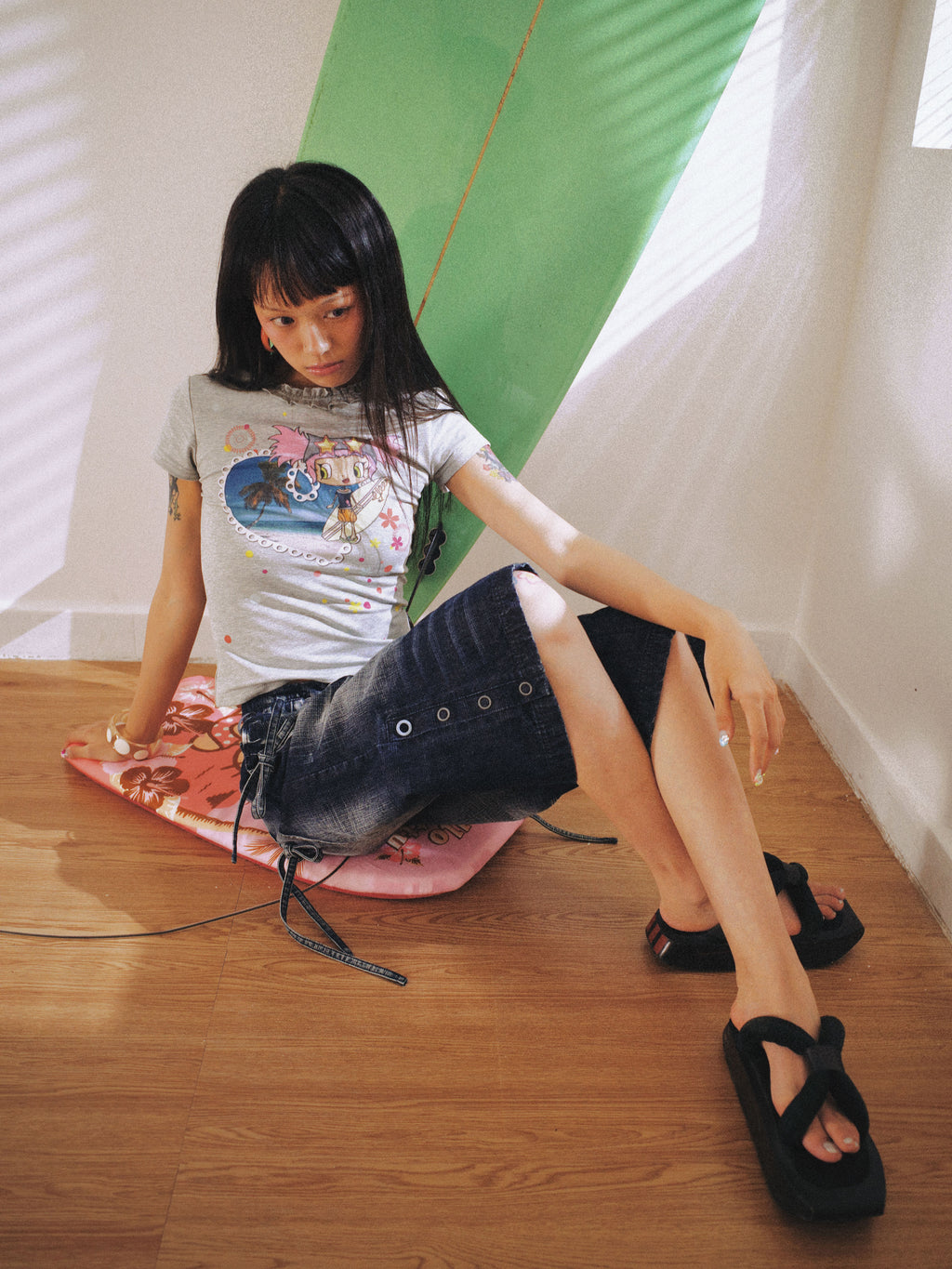 SassyLove 25SS Navy Crinkle-Waist Bow Tie Side-Button Capri Jeans